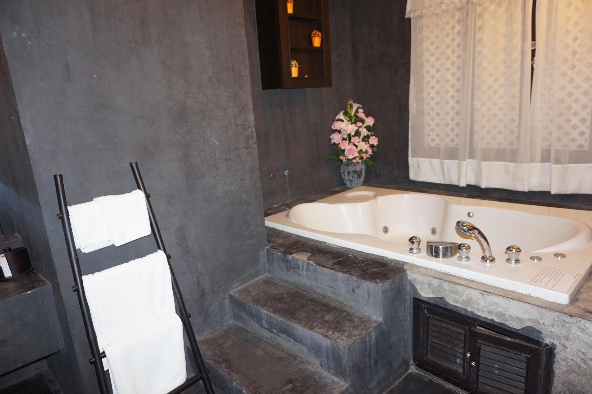 Narakul Resort Hotel Khon Kaen Eksteriør billede